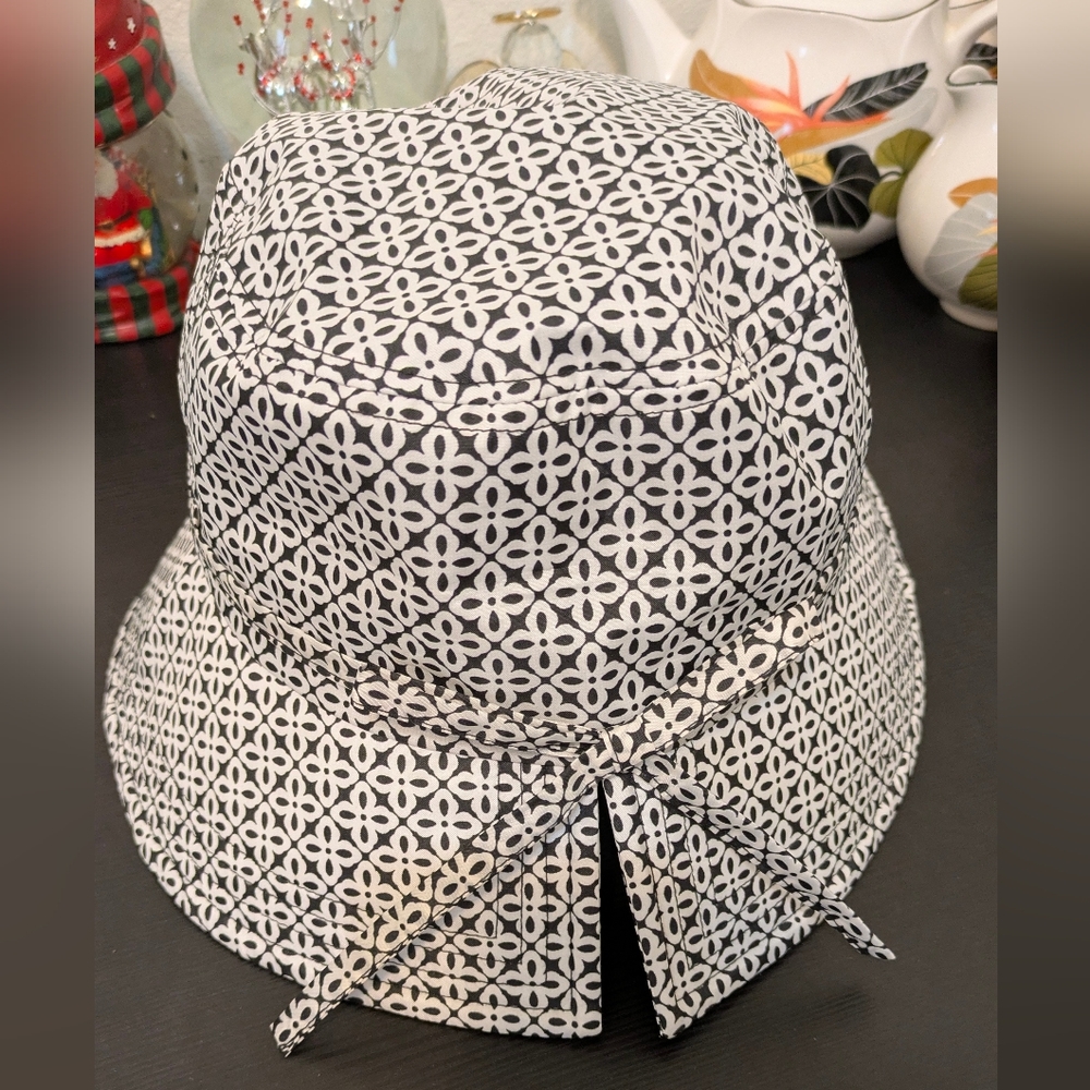Totes Monochrome Patterned Hat Golf Y2k
